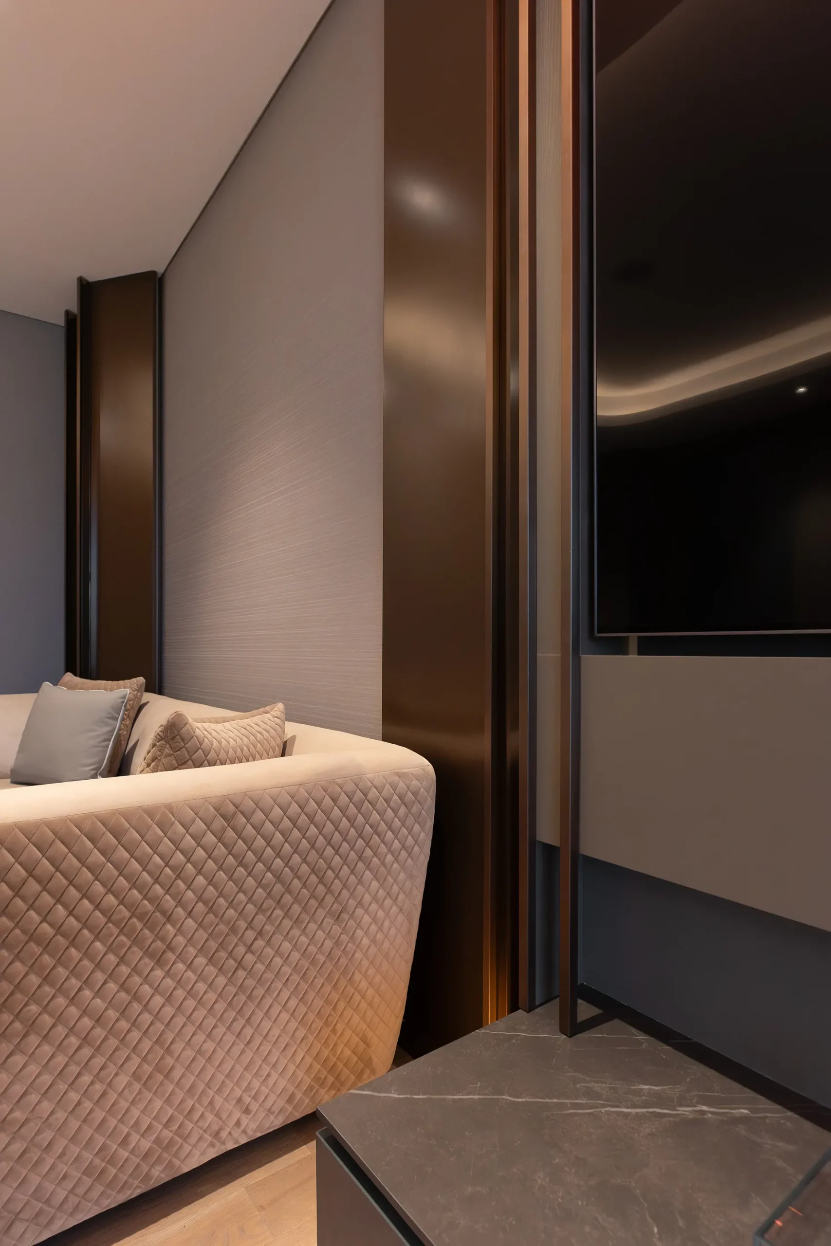 A CONTEMPORARY EXPRESSION OF WARMTH