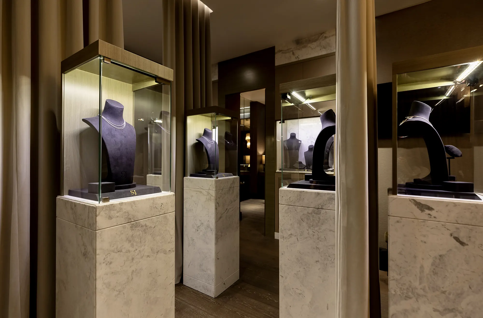 GALLERY OF FINE JEWELLERY