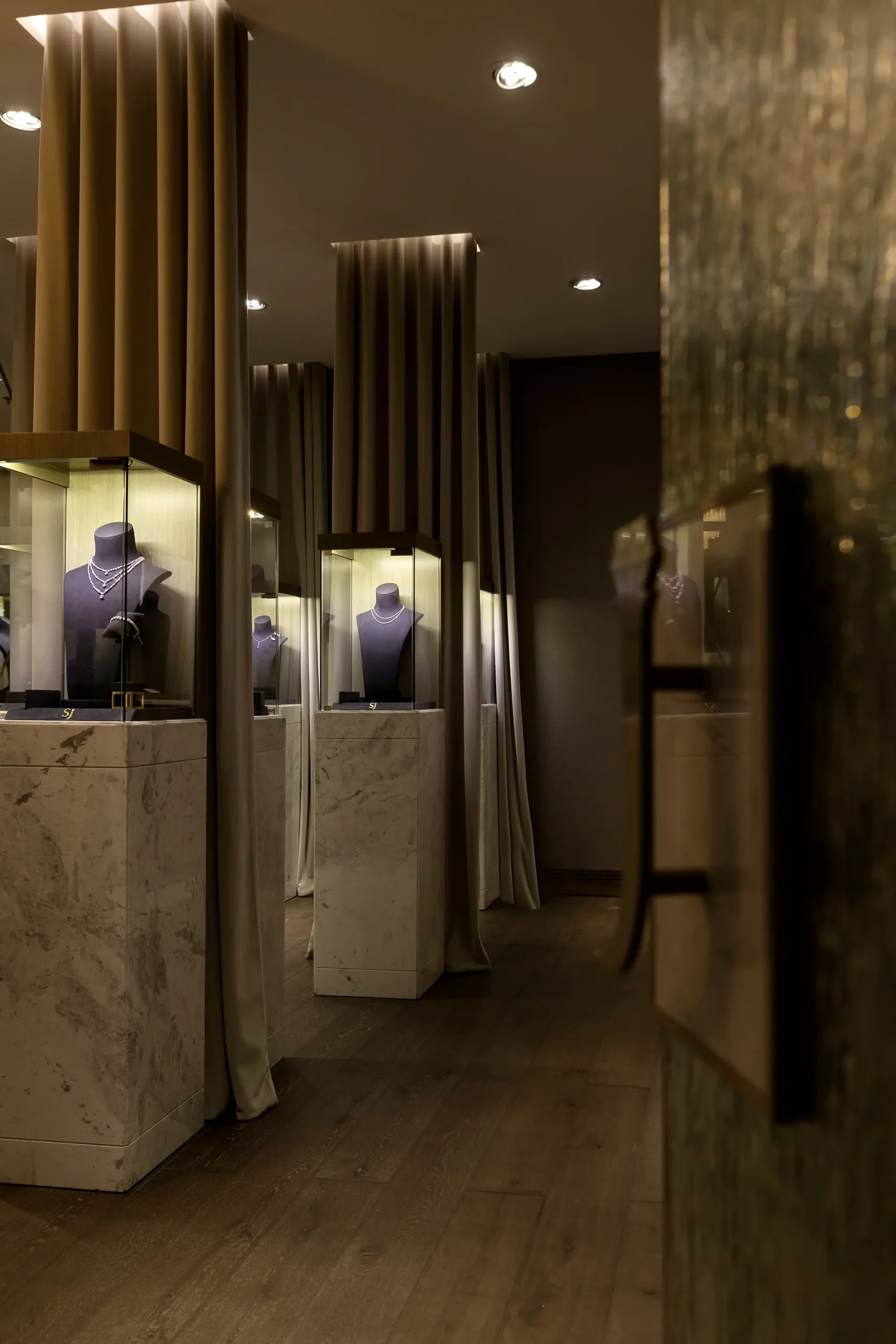 GALLERY OF FINE JEWELLERY